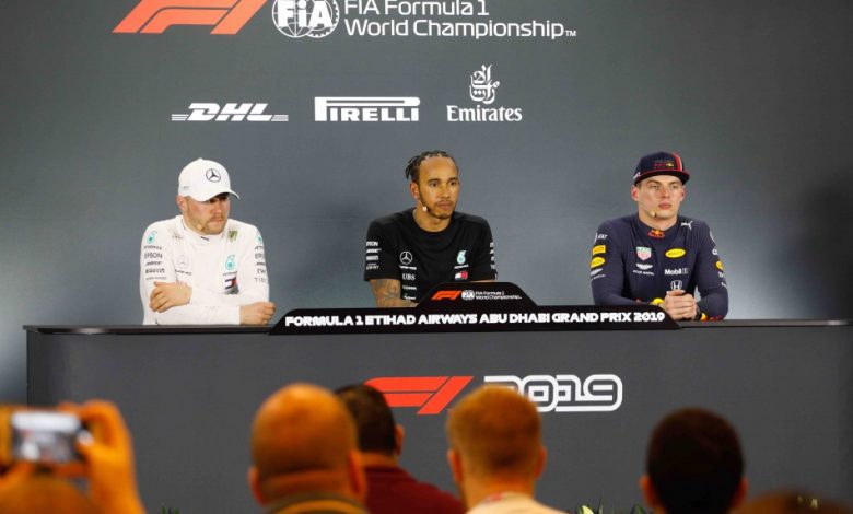 Photo of Lewis Hamilton takes pole at Abu Dhabi
